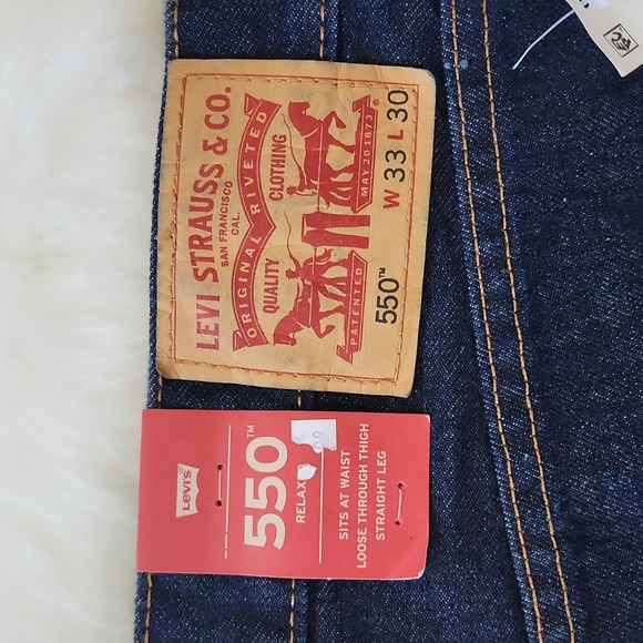 NWT Levis 550 Relaxed W33 L30 Dark Denim - Picture 2 of 4